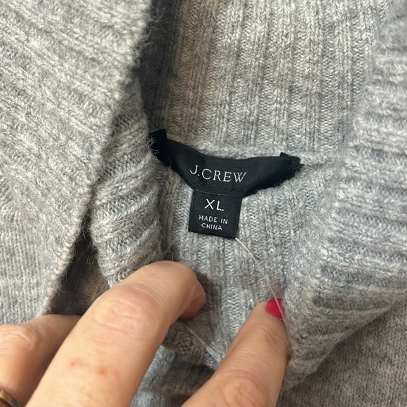 J Crew Gray Wool and Alpaca Blend High Low Hem Turtleneck Sweater Size XL - Picture 2 of 4